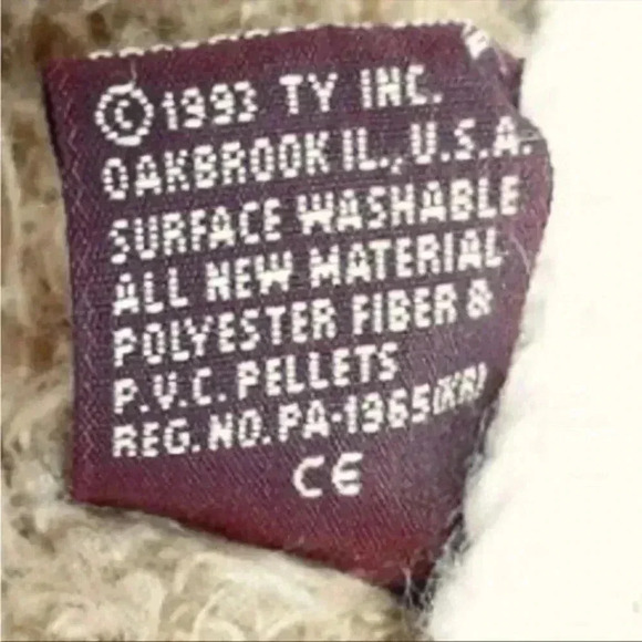 VINTAGE TY Heartley teddy bear with heart sweater - Picture 7 of 8